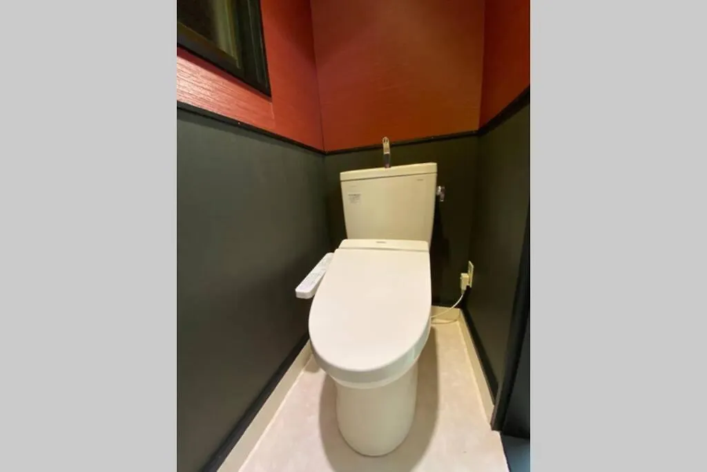 Ferienwohnung ㉒オープンセール 伏見稲荷駅から徒歩2分 無料wi-Fi 最大9名 Kyōto Apartment